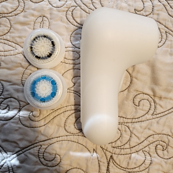 Clairsonic Mia Travel Case and Two Brushes - Picture 1 of 5